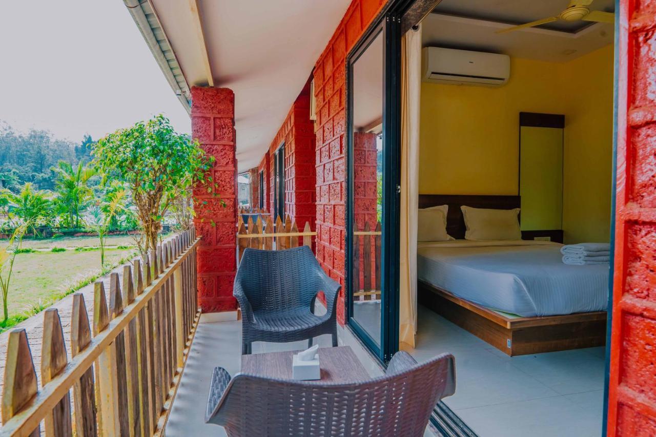 فندق ماهاباليشوارفي  The Oak Woods المظهر الخارجي الصورة